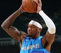 密尔沃基雄鹿队自由市场签约风波 密尔沃基雄鹿队自由市场签约风波